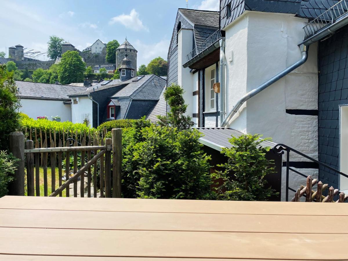 Holiday House Burgblick1 With Terrace - Vosproperties Моншау Екстериор снимка