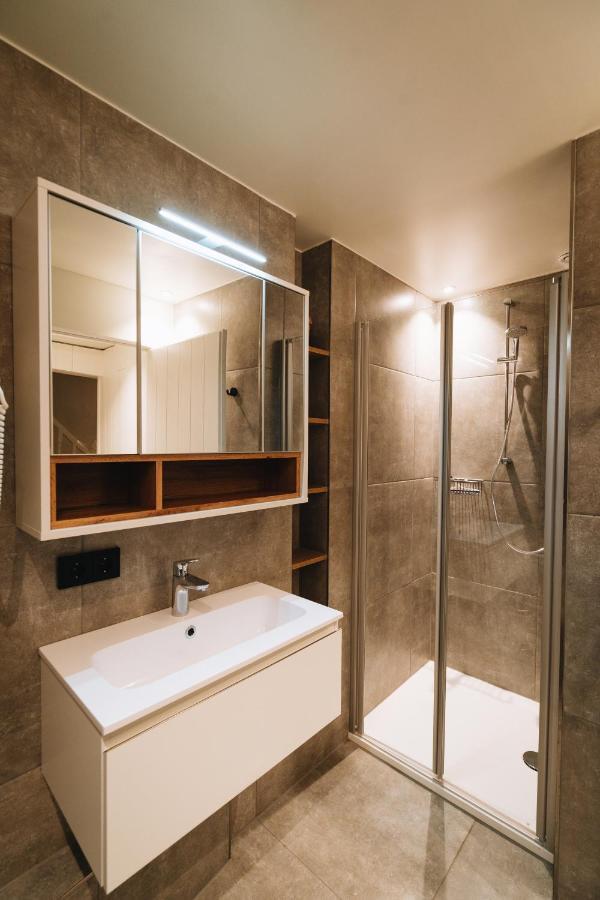 Holiday House Burgblick1 With Terrace - Vosproperties Моншау Екстериор снимка